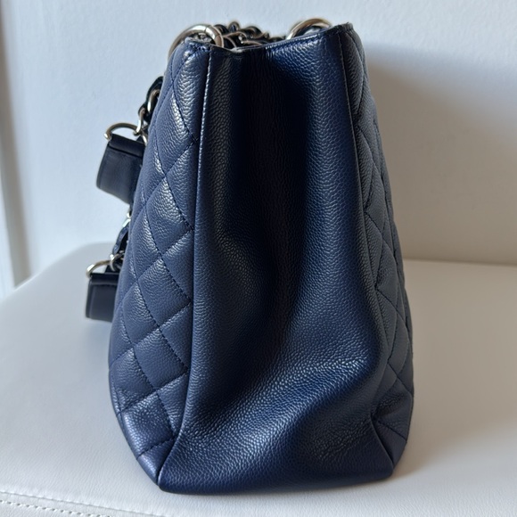 Chanel Caviar Leather Large Navy Blue Quilted GST Tote Bag with Dust Cover - Picture 15 of 17